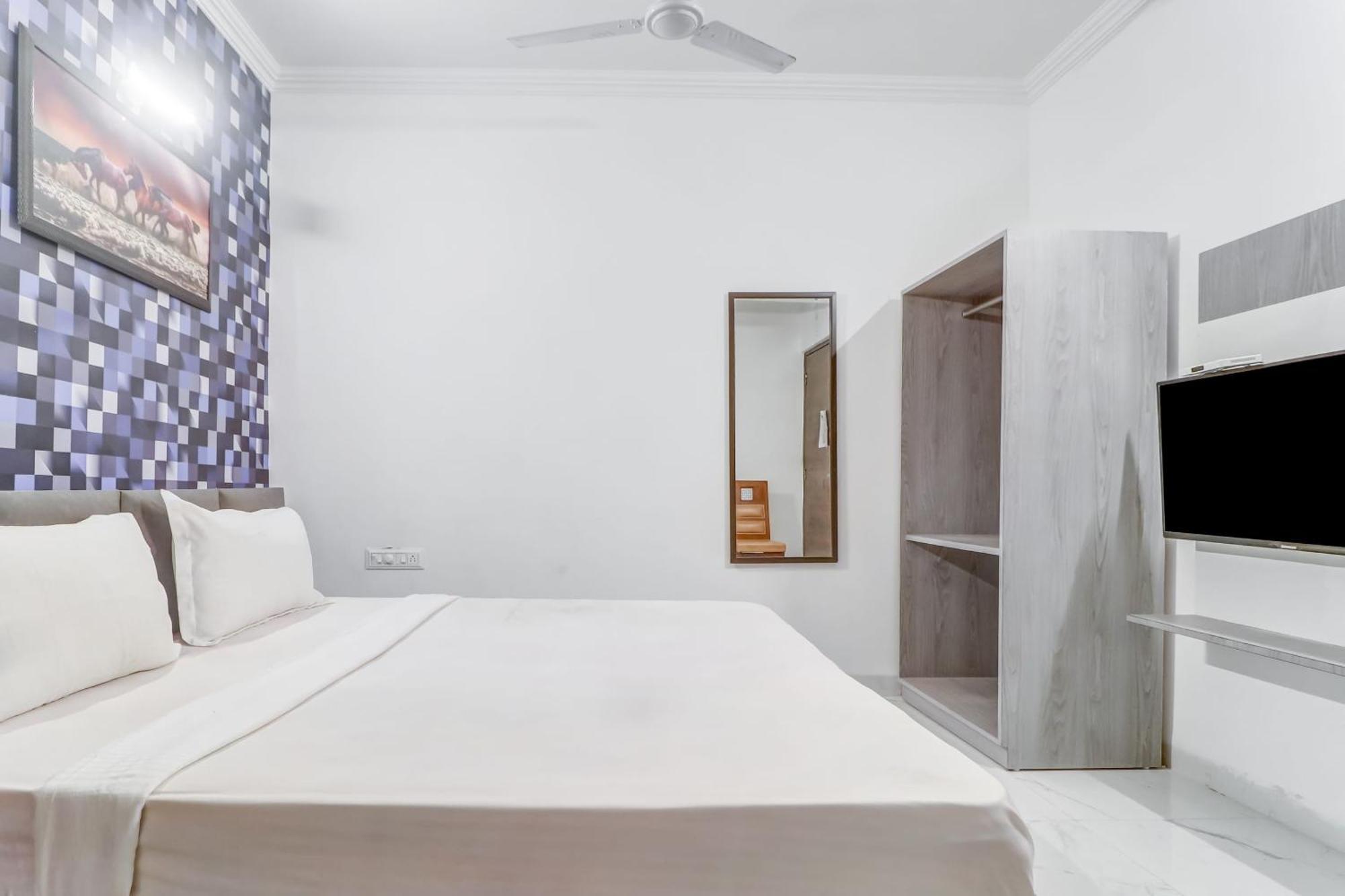 Townhouse Hotel Ludhiana Exterior photo