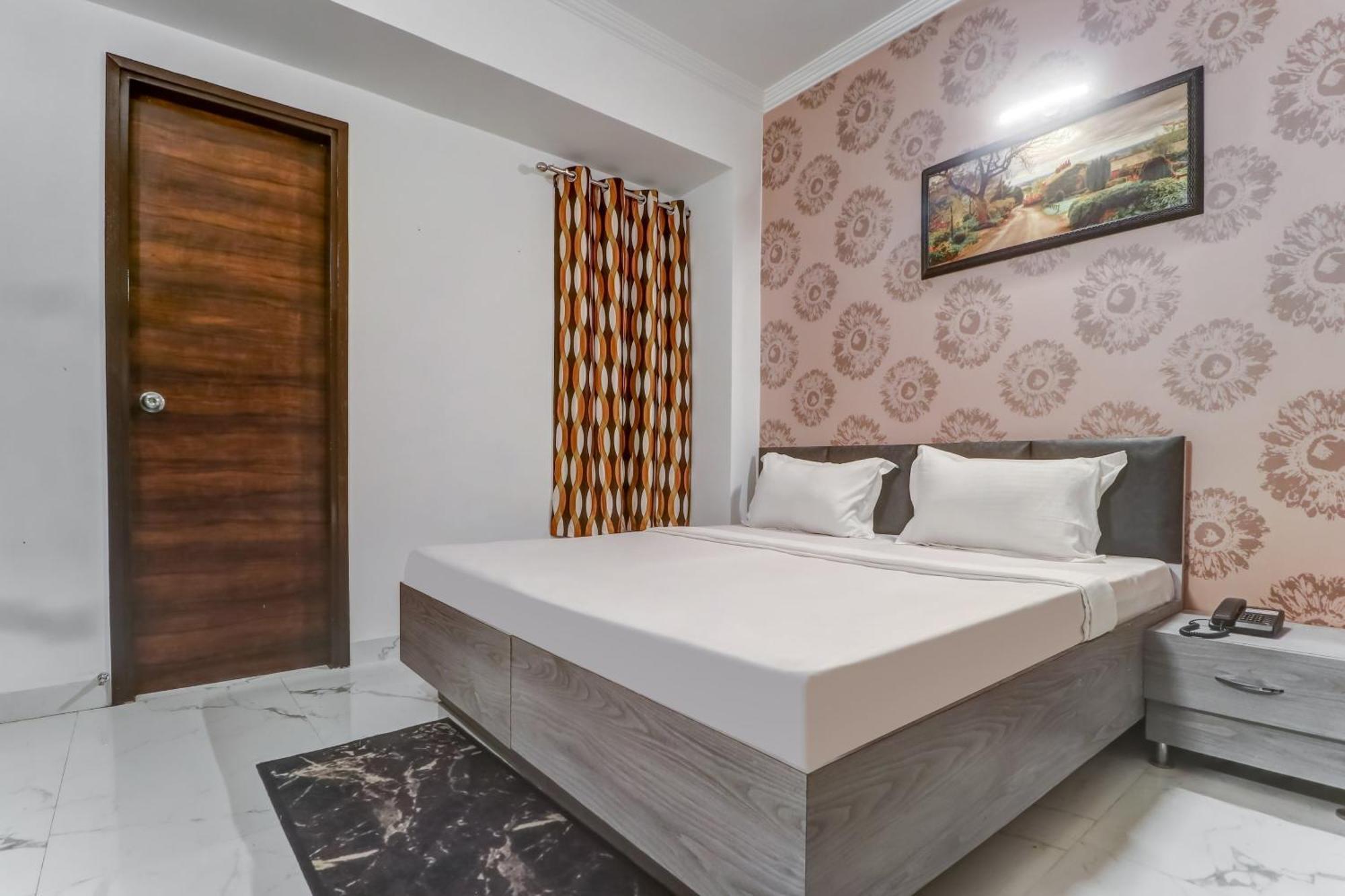 Townhouse Hotel Ludhiana Exterior photo